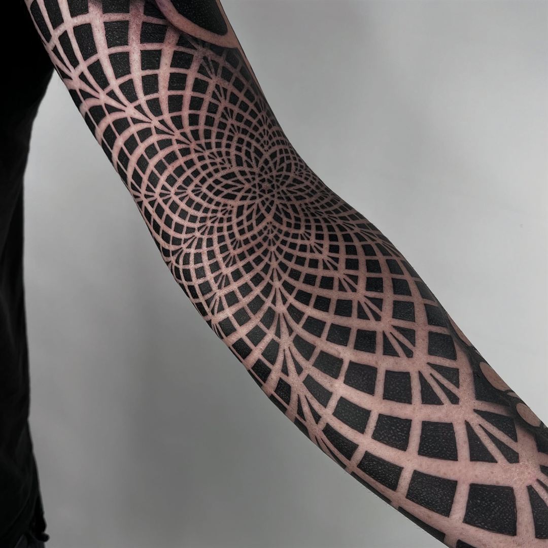Geometric tattoo by Dezső Jakab