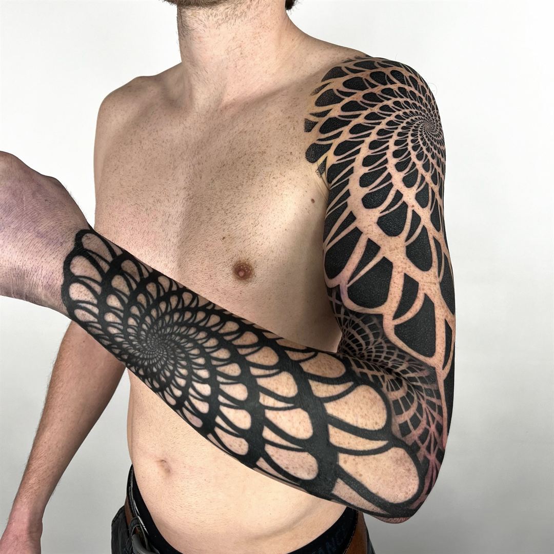 Geometric tattoo by Dezső Jakab